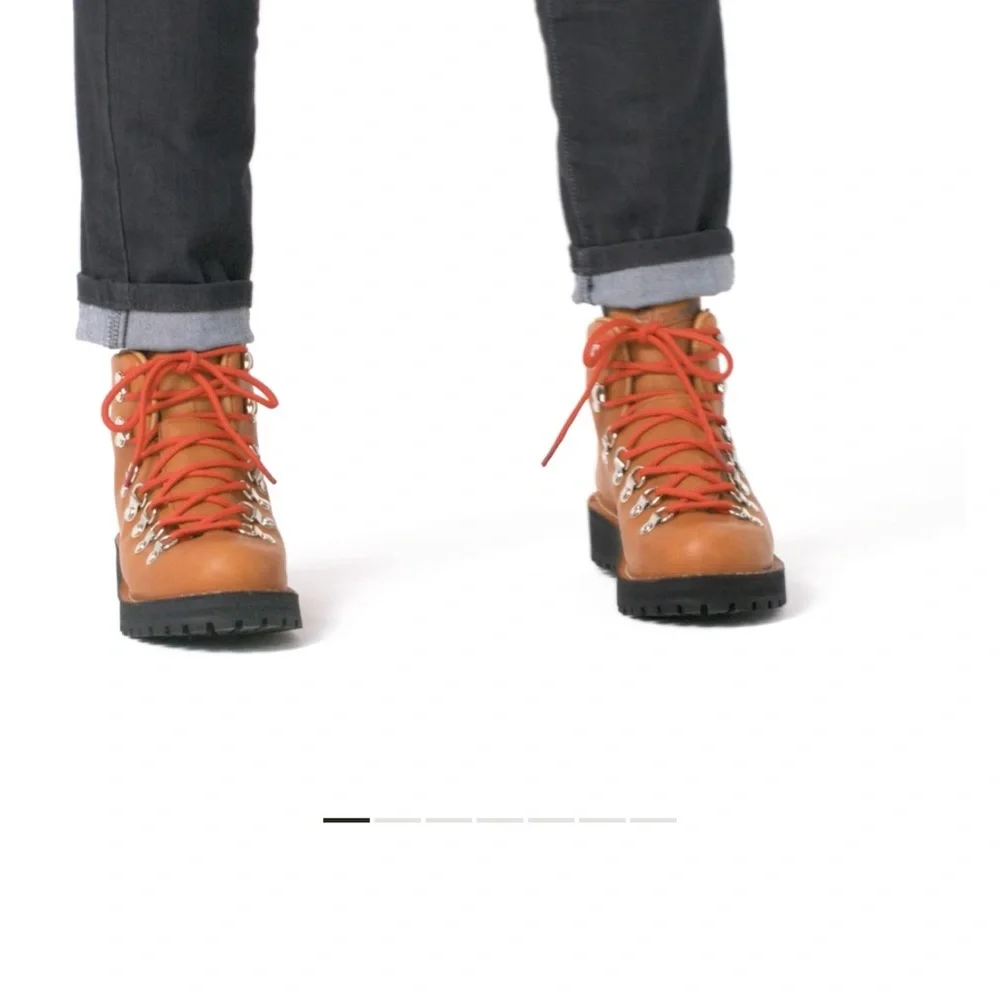 Danner Women’s Cascade Clovis GORE-TEX Boots - Tan and Red - Picture 8 of 10